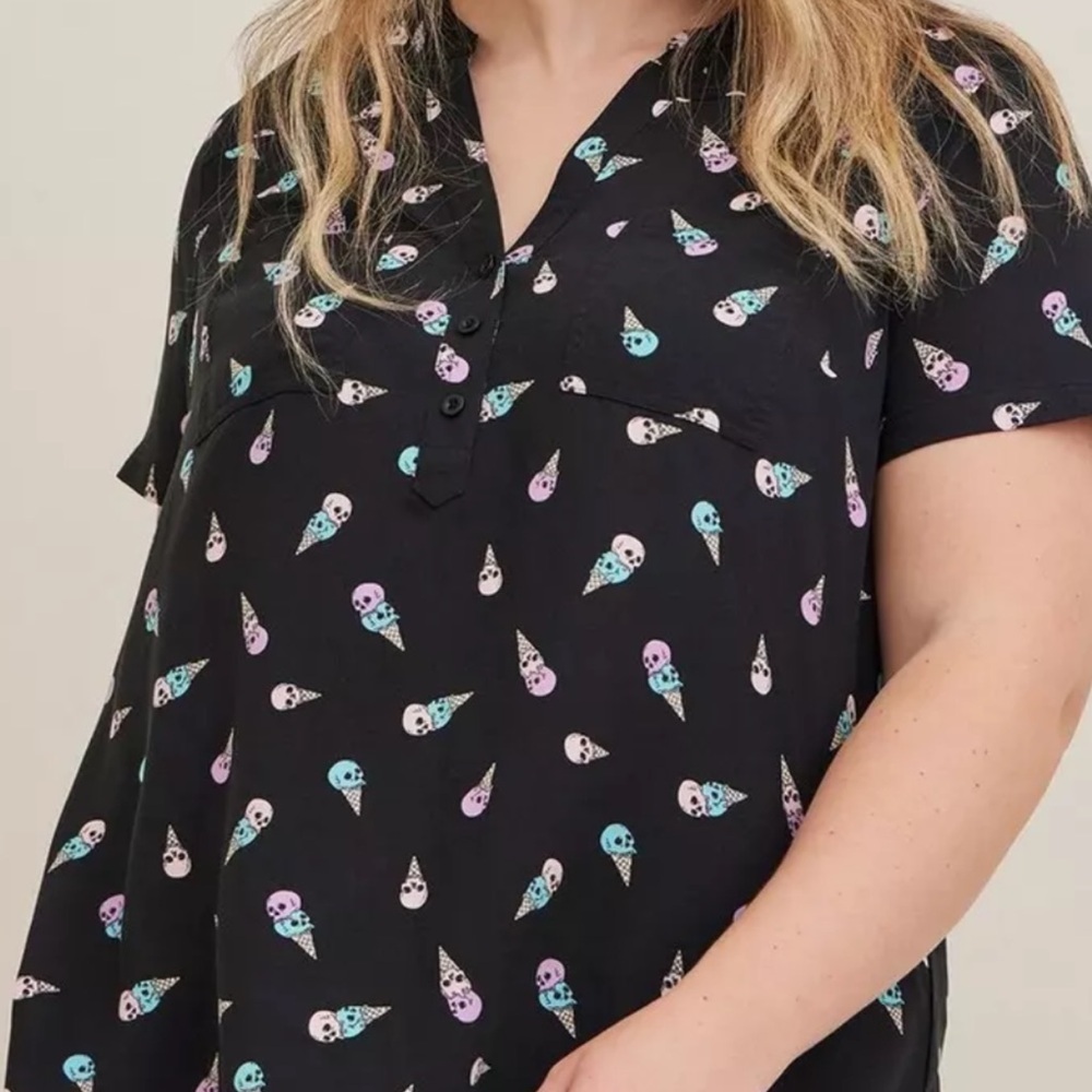 Torrid Black Skirt with Ice Cream Print